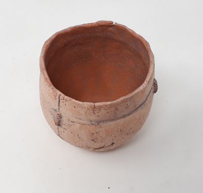 null MONTREDON (Workshop)

Terracotta pot with links decoration, n°132 under heel

Diameter:...