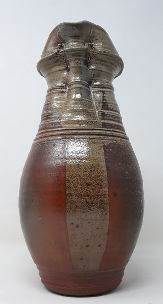  MAISONNEUVE Odile 
Stoneware pitcher with rhombus decoration, signed Fleurac 
Height:...