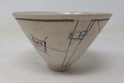 VEEN Van

Porcelain cup with polychrome geometric...