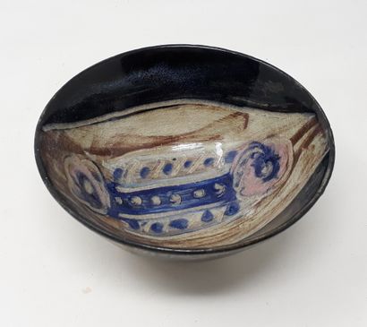 GIRAUD B.

Stoneware bowl with flowers decoration,...