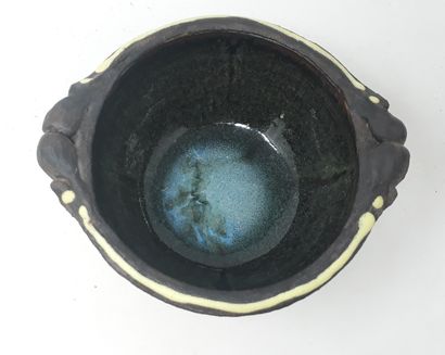 null PORTAL Lionel

Bowl with ears in stoneware with black/blue interior, signed...