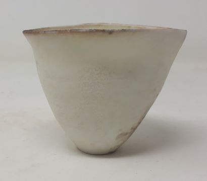  LEPAGE C. 
Cup in porselaine, n°343 under heel 
Diameter: 9; H.: 7 cm