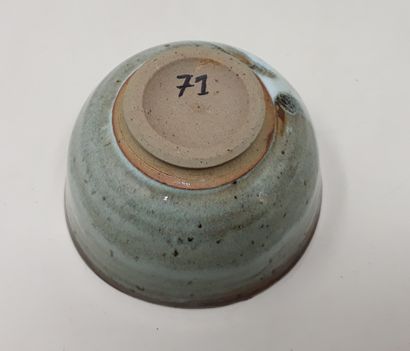 null GOLDSTYN Michel 
Stoneware bowl with blue gray glaze, n°71 under heel 
Diam:...