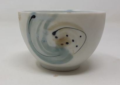 NUTZ Silke 
Small porcelain bowl decorated...