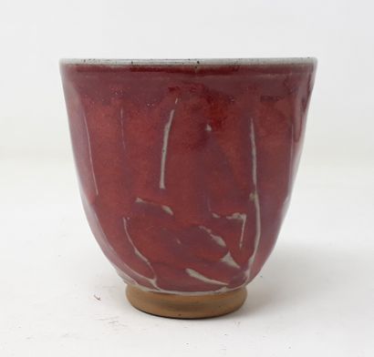  CHEVALLEY Benoit 
Stoneware goblet with oxblood glaze, signed in hollow and n°332...