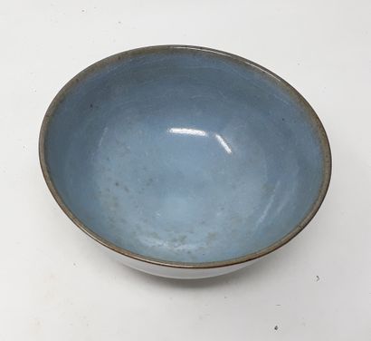 null ROBERT Matthieu

Bowl in stoneware with blue glaze, signed in hollow and n°268...