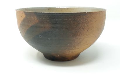  THUILLIER Jean-Marie 
Stoneware bowl with black decoration, dated 92 in hollow and...