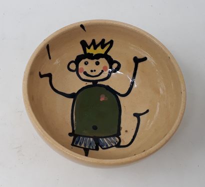 null FRIESS Rita

Earthenware bowl decorated with a king, signed, dated 2000 and...