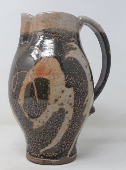 School Xth century

Stoneware pinched spout...