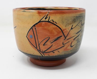 null DUFAYARD Françoise (1960)

Glazed earthenware bowl with fishes decoration, signed...