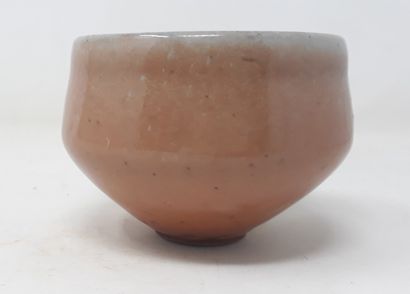  CHOLLET Jean-Pierre 
Stoneware bowl with pink glaze, stamp in hollow and n°145 under...