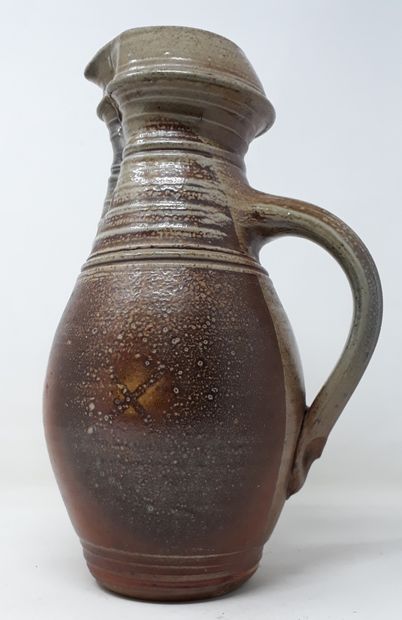 null MAISONNEUVE Odile

Stoneware pitcher with rhombus decoration, signed Fleurac

Height:...