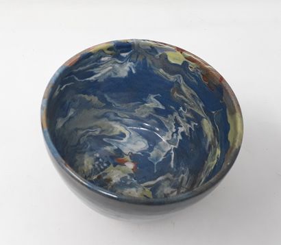 null MESCHIA Sylvian

Earthenware bowl with decoration binding in the tones of blue,...