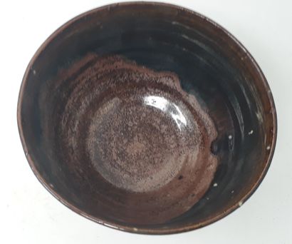 null GOLDSTYN Michel

Stoneware bowl with shaded brown glaze, signed in hollow and...