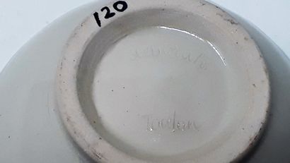 null DEBORAH

Earthenware bowl decorated with arrows, signed, located "Toulon" in...