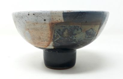 null READY Jean-Michel

Stoneware cup of the raku type with blue and brown decoration,...