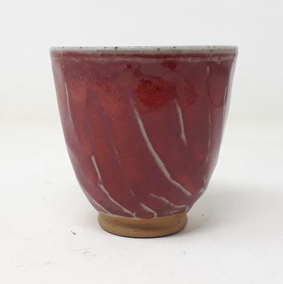  CHEVALLEY Benoit 
Stoneware goblet with oxblood glaze, signed in hollow and n°332...