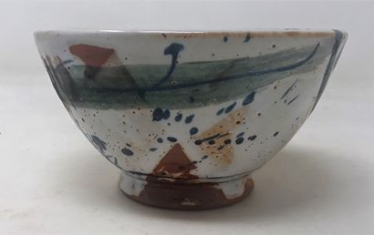  DUTERTRE Pierre (1956) 
Stoneware bowl with green and brown decoration, signed and...
