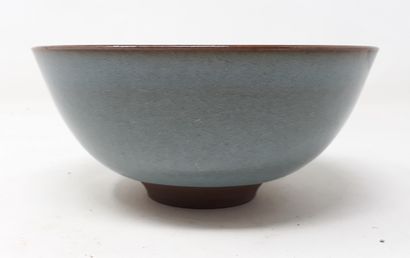 null ROBERT Matthieu

Bowl in stoneware with blue glaze, signed in hollow and n°268...