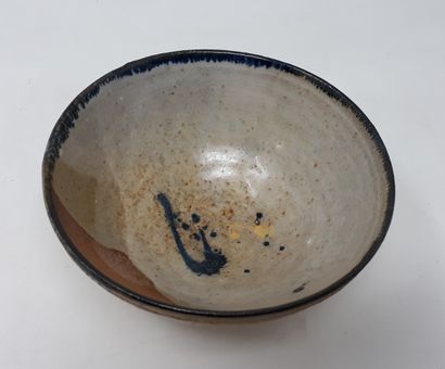 FISH Cecile

Stoneware bowl with incised...
