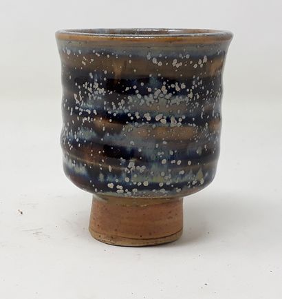 VOELKEL Patrice 
Stoneware goblet with blue/brown...