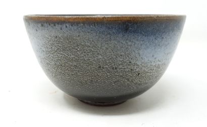 null FAURE Jean-Claude

Stoneware bowl with blue and black glaze, signed in hollow...