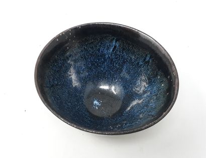 null PERFETTI Michel

Bowl in stoneware with blue and black cover, stamped in hollow...