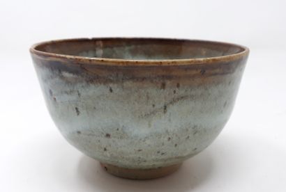 null GOLDSTYN Michel

Stoneware bowl with blue gray glaze, n°71 under heel

Diam:...