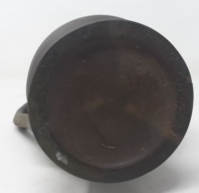 null School Xxe century

Pitcher in black stoneware

H.: 22 cm
