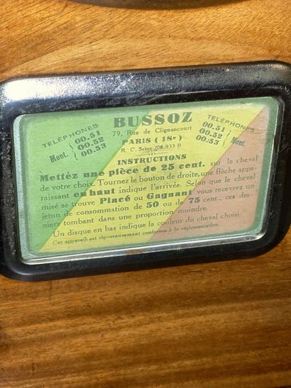 null 
Wooden slot machine "Paris Turf", Bussoz (with its key)




Circa 1940




68...