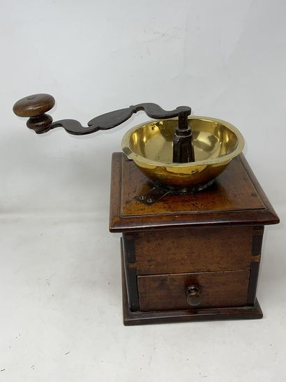 null Lot of six coffee grinders in various materials

XIX and Xxe century

H. of...