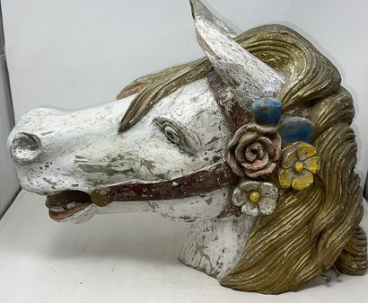 null Polychrome wood horse head

Beginning of the 20th century

45 x 53 cm
