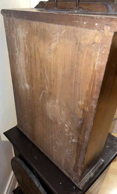 null 
Cocorico" oak slot machine 




dated 1914




68 x 45,5 x 17,5 cm

To see...