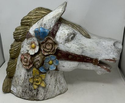 null Polychrome wood horse head

Beginning of the 20th century

45 x 53 cm