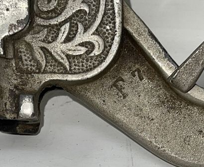 null Tire-bouchon de comptoir en métal, Hektor

XXe siècle

H.: 40 cm