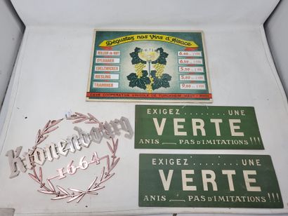 null 
Lot including:

- Three plastic posters "Pourboire" (broken, missing), "Crédit"...