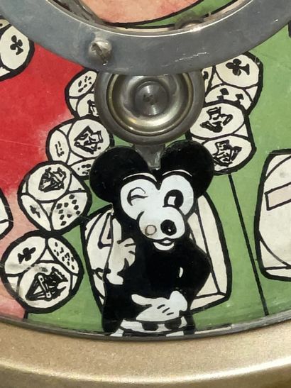 null 
Machine à sous "Appareil d'amusement n°75" en chêne à décor de souris (Mickey)




Vers...