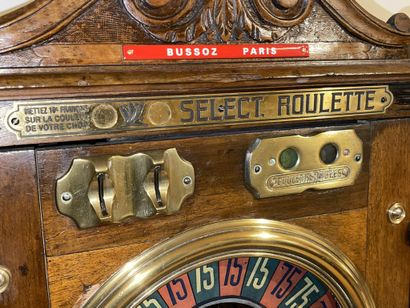 null 
Oak slot machine "Select roulette", Bussoz, Paris




Circa 1913




77 x 48...