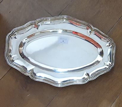 null Plat ovale en métal à filets-contours

L.: 40 cm (desargenté)
