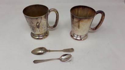 null Two cups on pedestal with a handle, in silver plated metal, 2 spoons in silver...