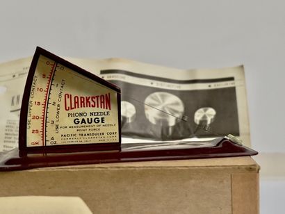 null Phono Needle Gauge, CLARKSTAN, circa 1940 - appareil permettant de mesurer le...