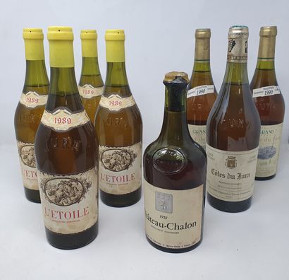 null Lot of Jura wines including:

- one (1) bottle, Château-Chalon, 1958 (mid-shoulder...