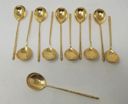 null Eleven Russian silver gilt spoons (different models)

Moscow, circa 1860

Total...