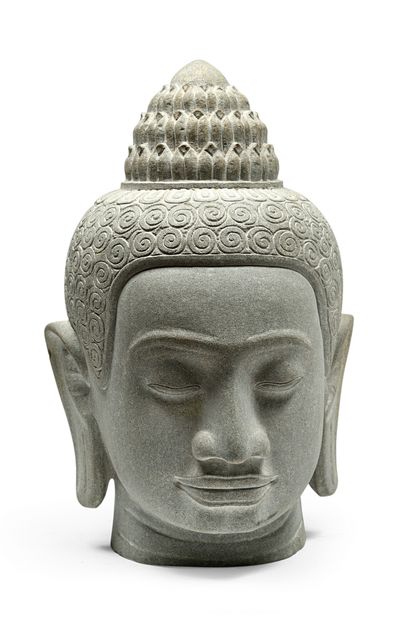 null Head of Buddha 

Casting imitating sandstone, modern 

Height: 39 cm