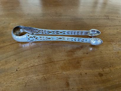 null Silver sugar tongs (950/00), Revolutionary period 

weight: 38 g

A silver plated...