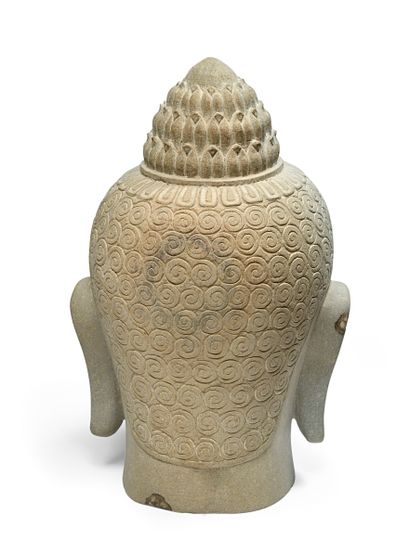 null Head of Buddha 

Casting imitating sandstone, modern 

Height: 39 cm