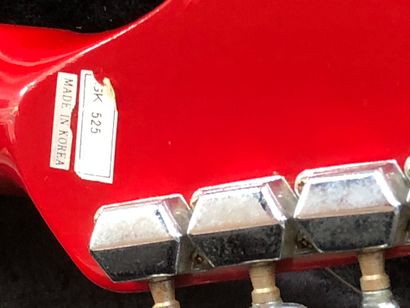 null Guitare, ROCKSTER, made in Korea, N° de série GK525, équipée de deux micros...