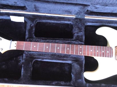 null Corps de guitare, KRAMER FOCUS 2000, N° de série B21089 (sans chevalet, manque...