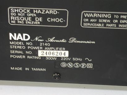 null Ensemble comprenant:

- ampli de puissance hifi, NAD 2140

- pré-amplificateur...