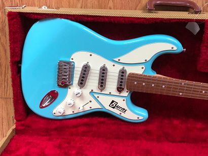 null Guitare, BURNS London, type Cobra, Player Series, n° de série 0405066, bleue,...